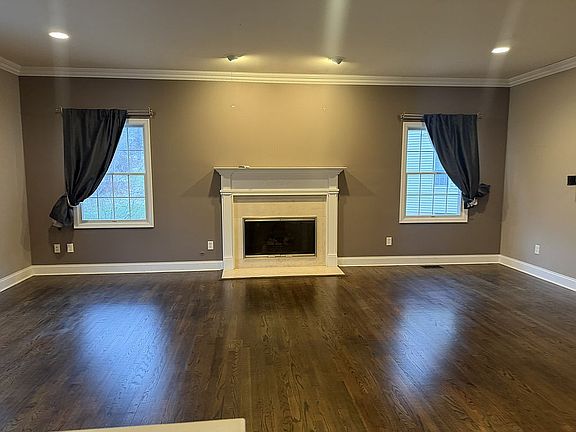 5th image of 21 Levan Ct