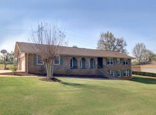 174 Colonial Hills Rd, Winder, GA 30680