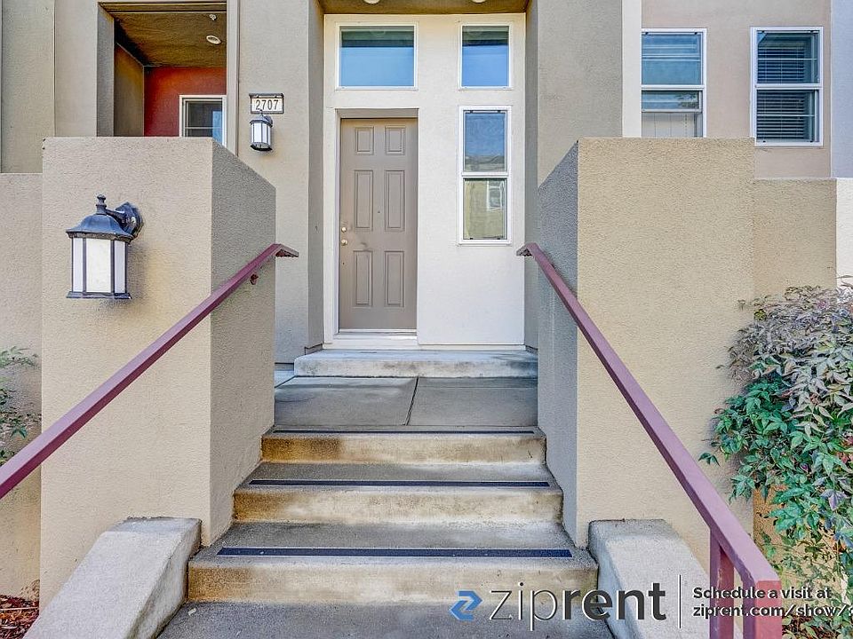 1st image of 2707 Holly St