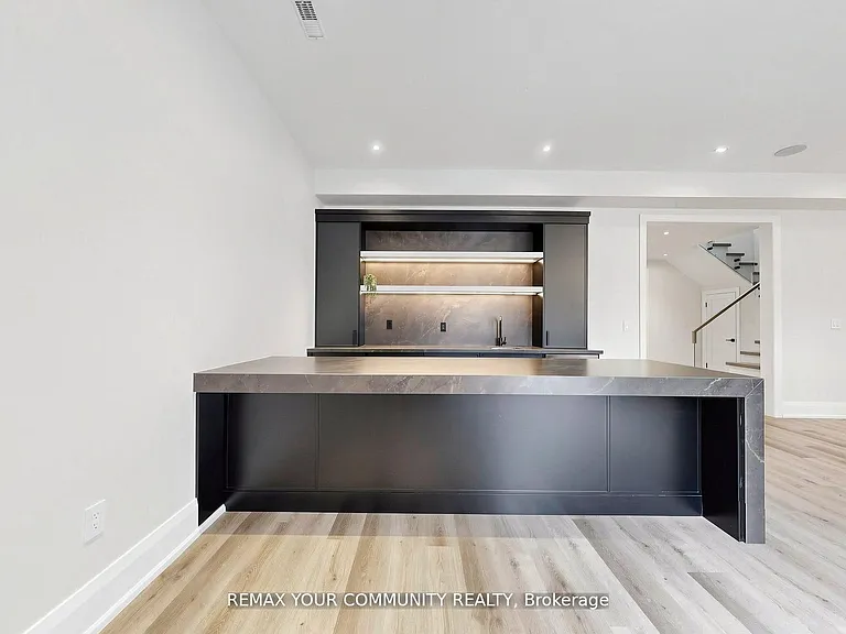 97 Ranee Ave — Photo 41