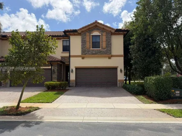12350 S Village Cir, Fort Lauderdale, FL 33325