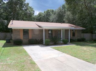 1144 Woodlake Dr, Cantonment, FL 32533