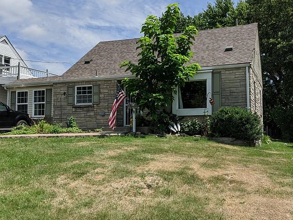 2nd image of 34 Scott Dr
