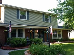 N105W16818 Old Farm Rd, Germantown, WI 53022