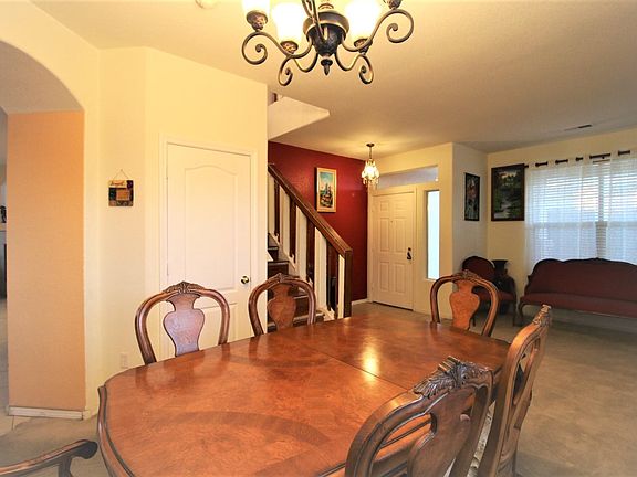 5_DiningLivingRoom_2401Anitori