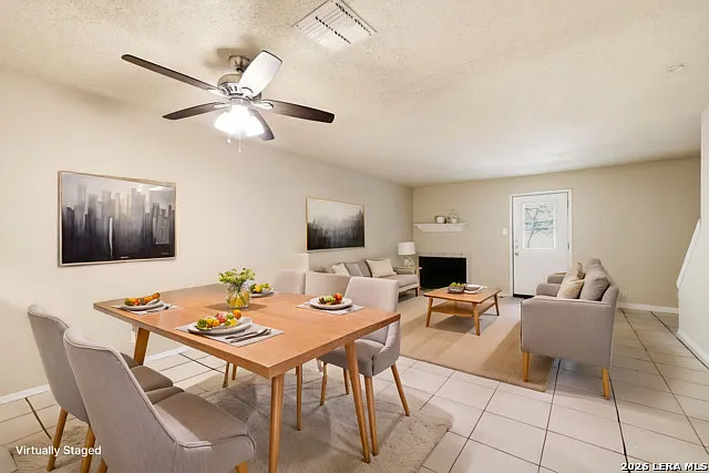 2 bed, 2.5 bath, 1300 sqft, $995 — Photo 2