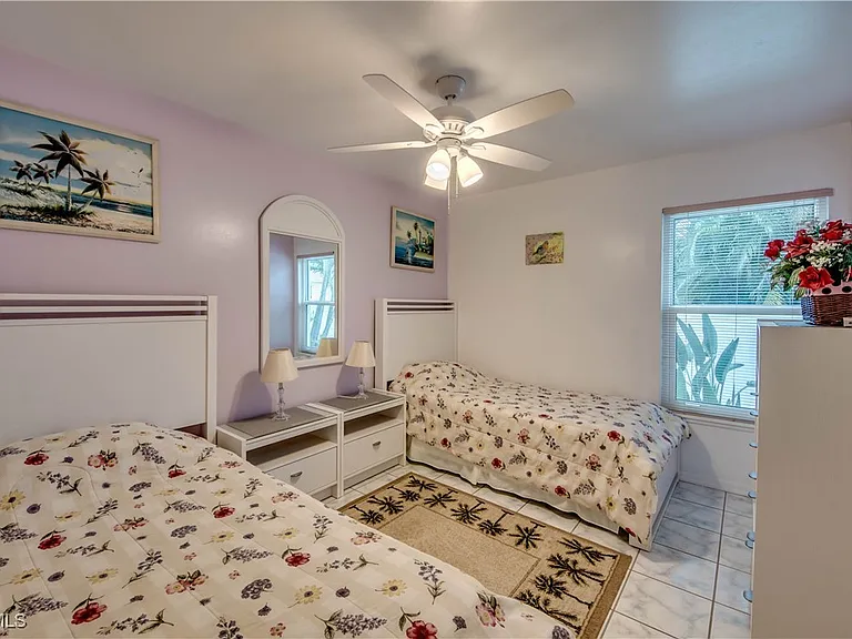 4406 SW 25th Ave — Photo 15