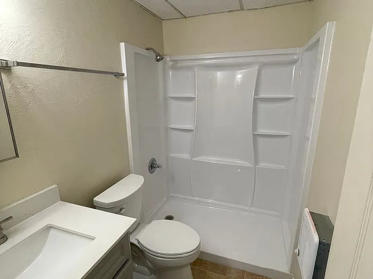 704 Torrey Ln — Photo 10