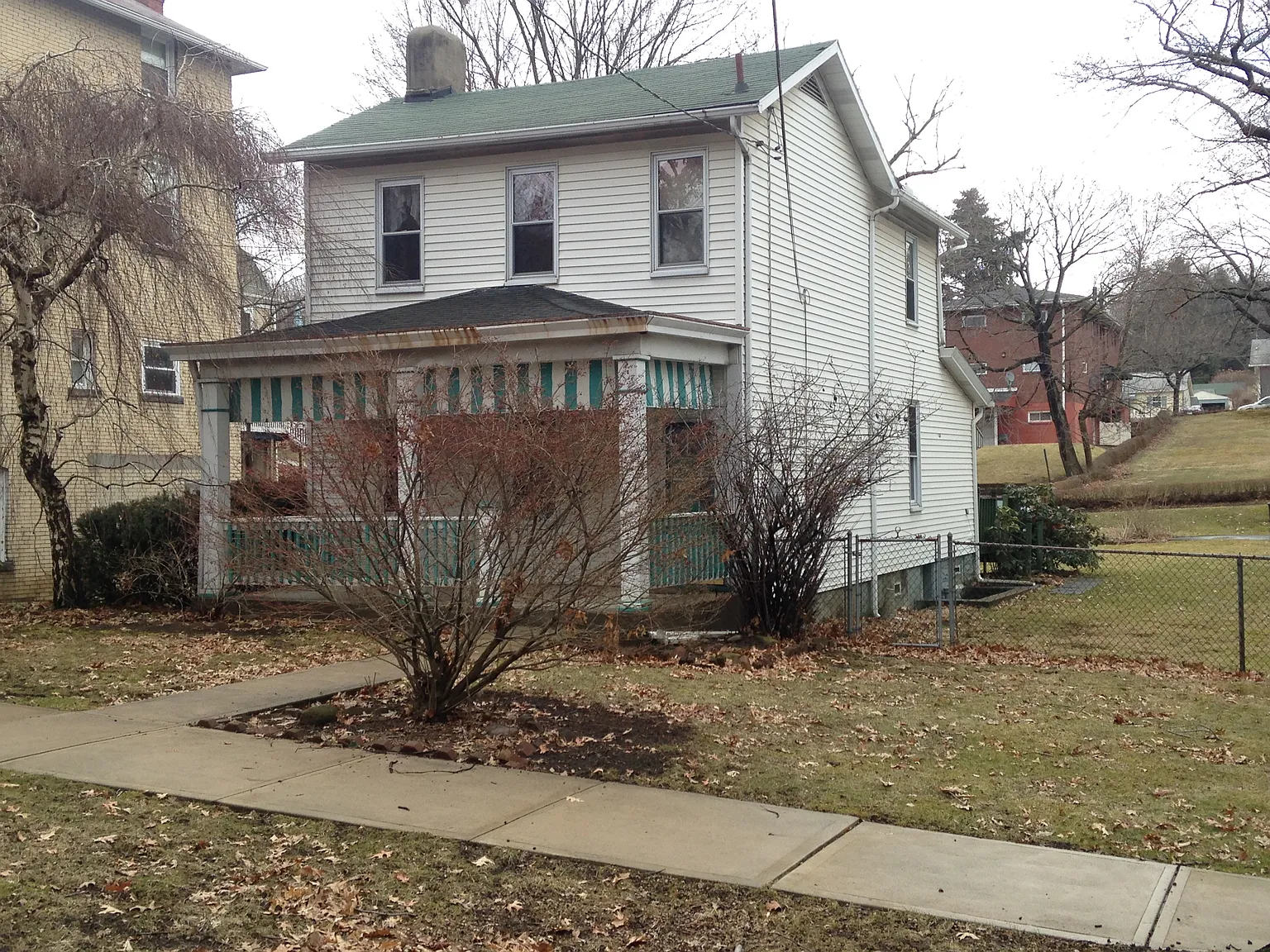426 5th St photo 1
