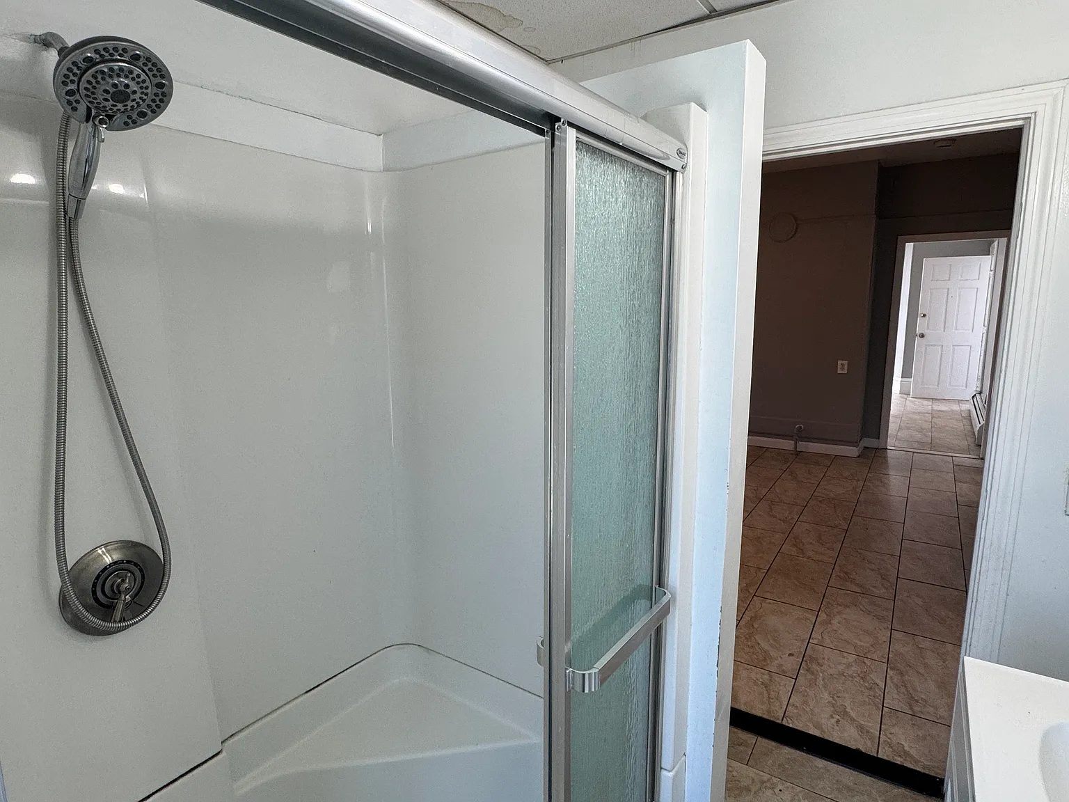 2 bed, 999 sqft, $1,800 — Photo 4