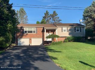 2 Forest Dr, Dallas, PA 18612