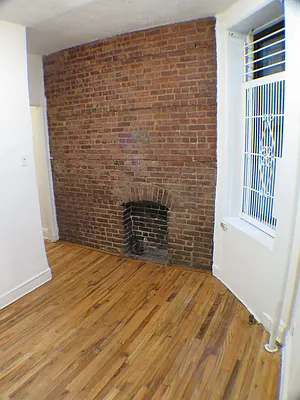 Rented by Glasser Realty LLC | media 10