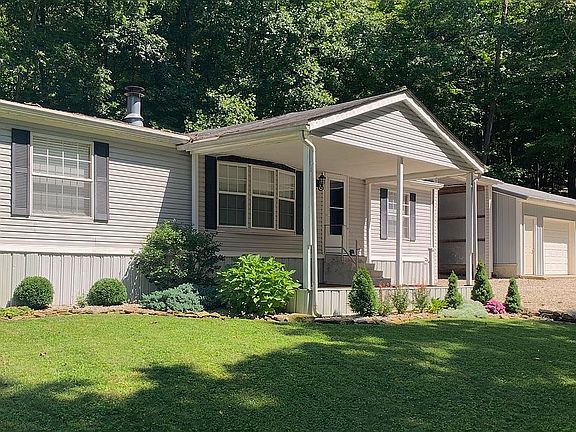 House for sale in Bainbridge