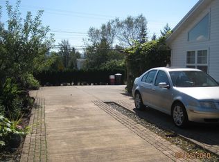 1423 E Illinois St, Bellingham, WA 98226