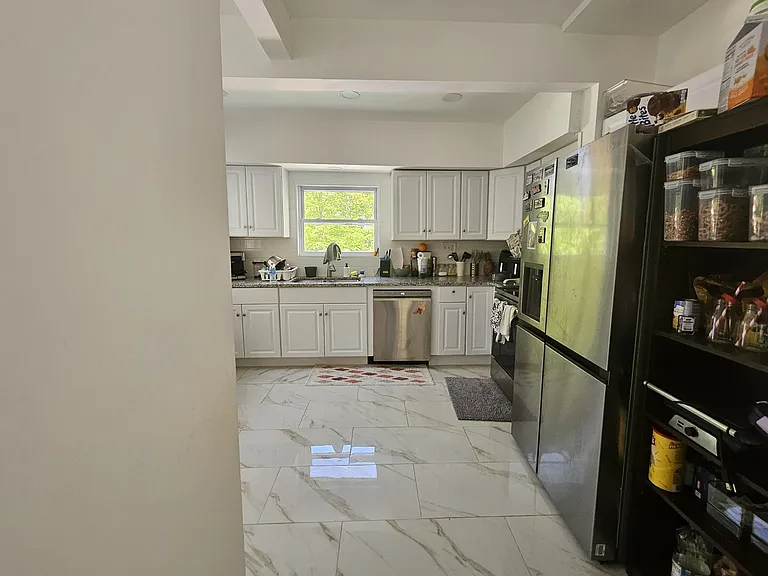 804 Dubois St — Photo 9