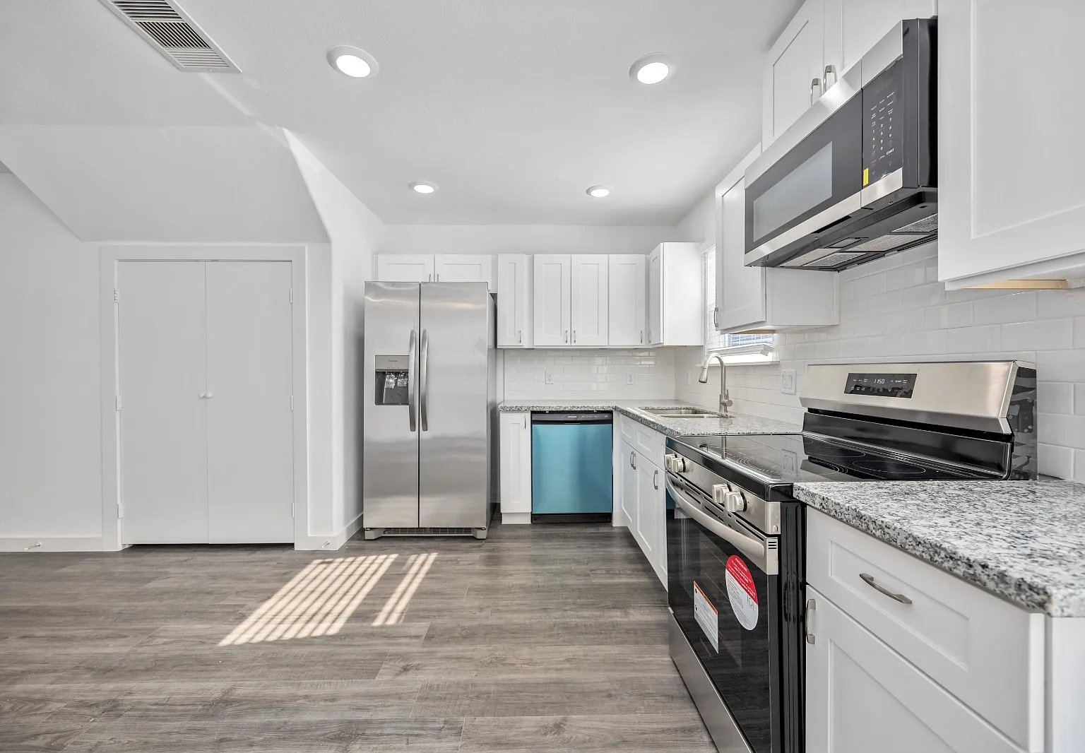3 bed, 1150 sqft, $1,595 — Photo 4