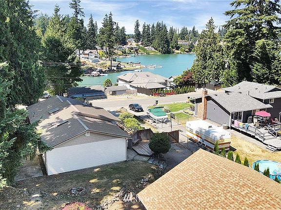4th image of 21116 Church Lake Dr E