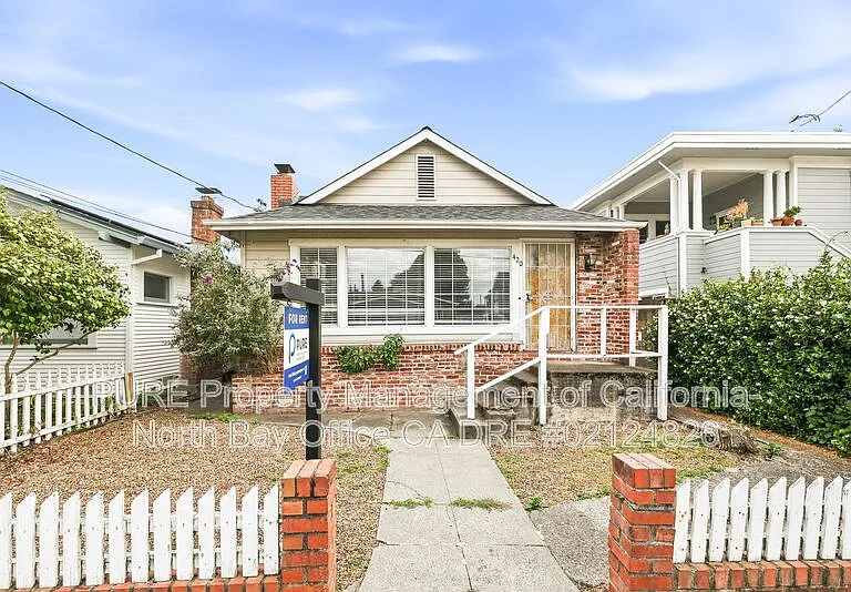 420 Carrillo St — Photo 1