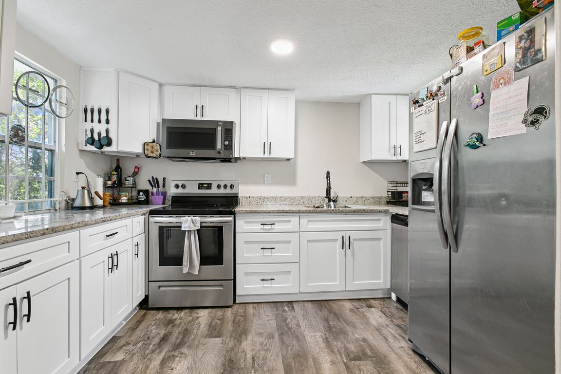 950 Ashton St (21)