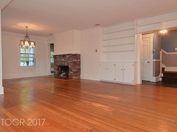 5th image of 651 Fairview Pl