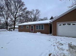 1310 Hollycrest Dr, Champaign, IL 61821