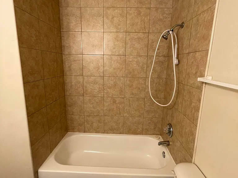 75 Springwood Sq — Photo 11