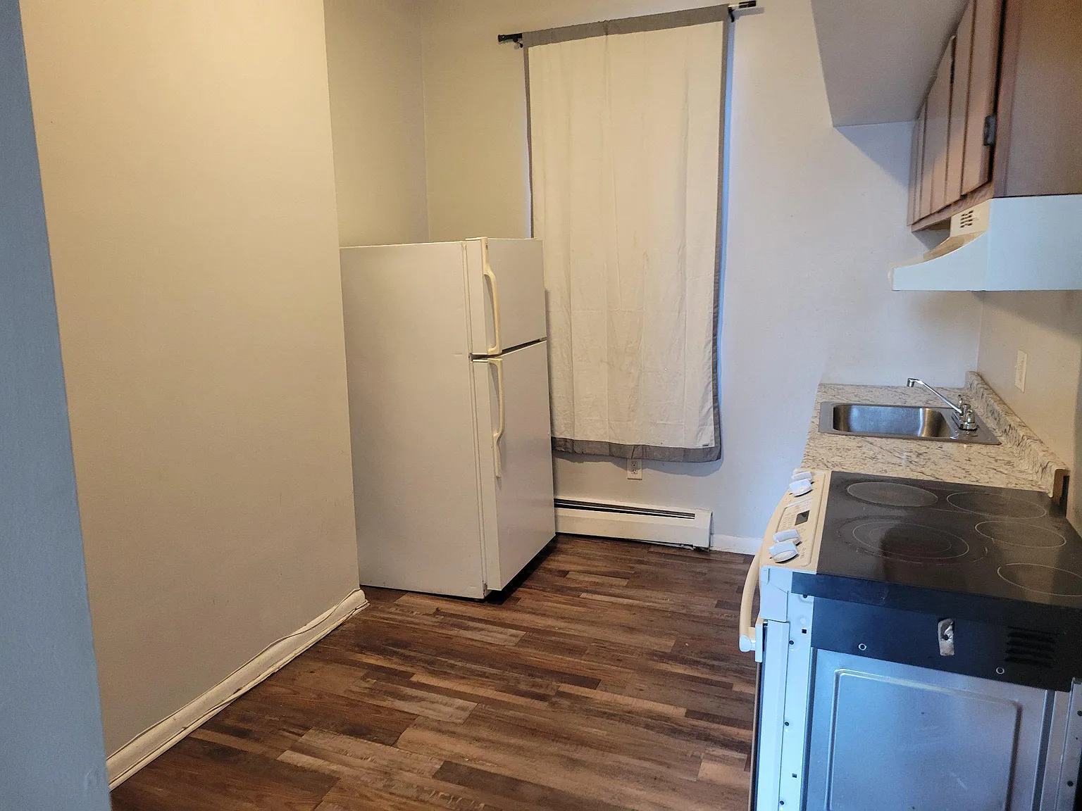 1 bed, 1.0 bath, 500 sqft, $1,200 — Photo 2