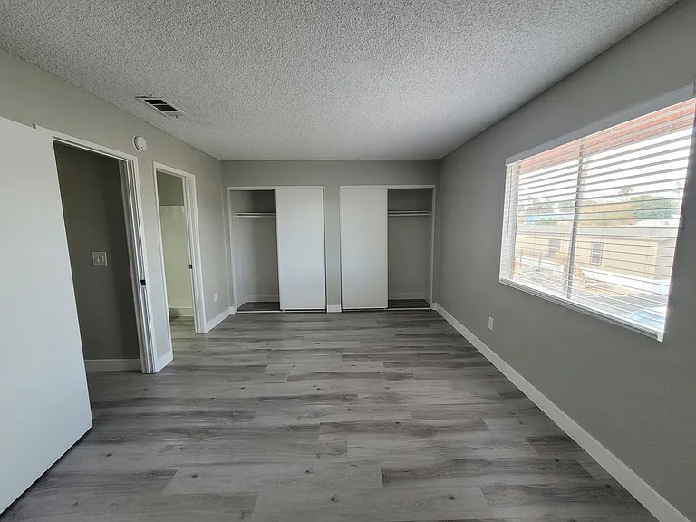 Cora Apartments — Photo 14