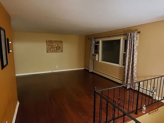 4th image of 204 Oriole Dr