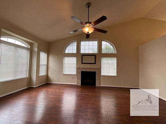 3rd image of 2820 E Eclipse Ave