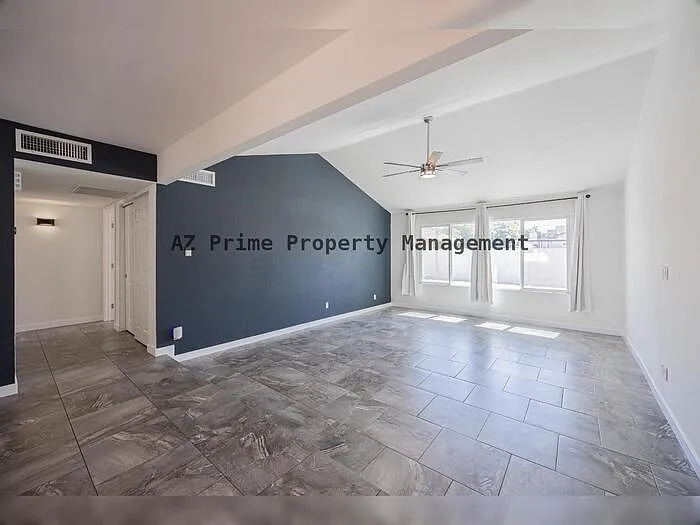 10251 N 53rd Ave — Photo 8