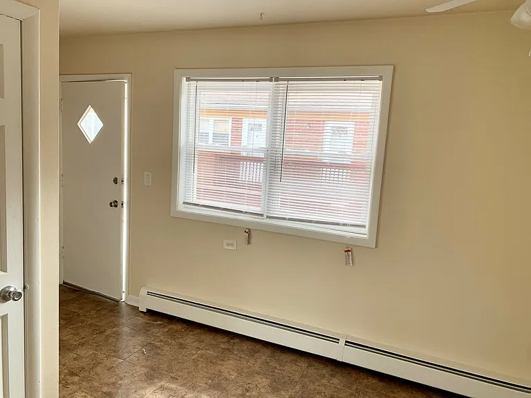 Palatine Park Apartments — Photo 18