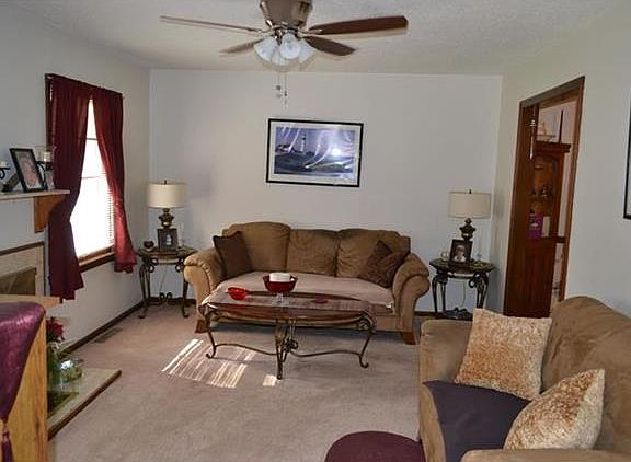 3rd image of 13609 Belmead Ave