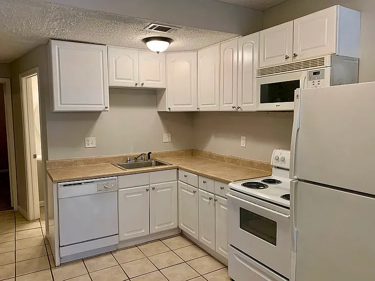4417 Coopers Creek Dr SE — Photo 36