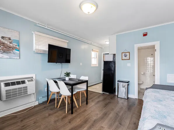 44 E Grand Ave, Old Orchard Beach, ME