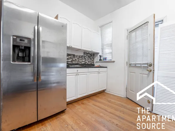907 W Belmont Ave, Chicago, IL