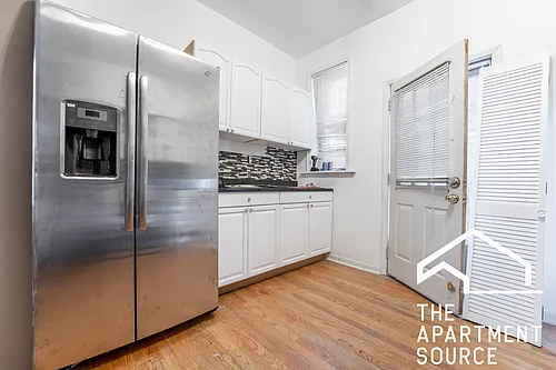 907 W Belmont Ave #2F Photo 1