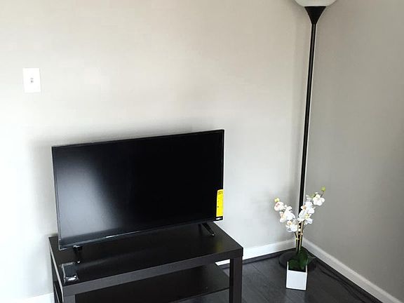 5th image of 922 24th St NW APT 411