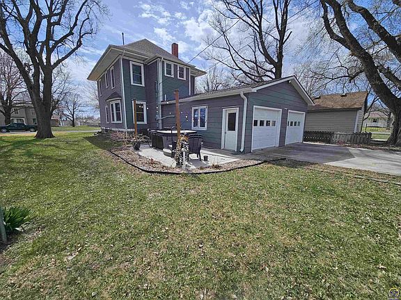 4th image of 809 Castle St