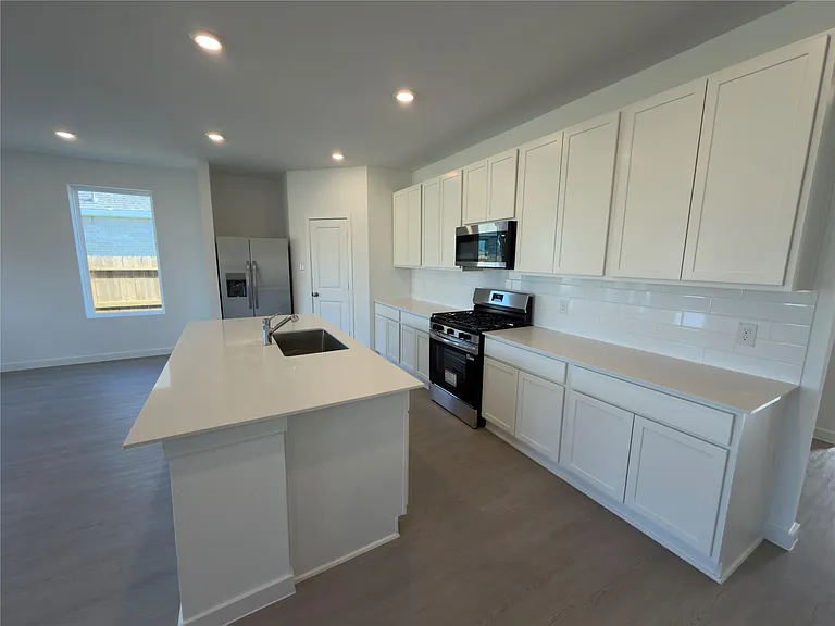 7919 Evening Emerald Dr — Photo 13