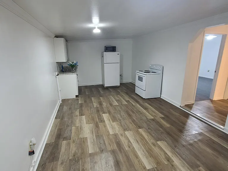505 Leblanc St — Photo 14