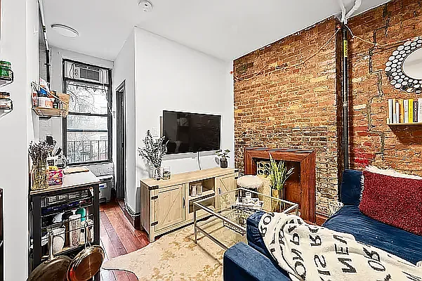 Rented by Compass | media 6