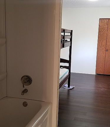 2nd image of 106 Taft St S