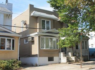 7816 80th St, Glendale, NY 11385