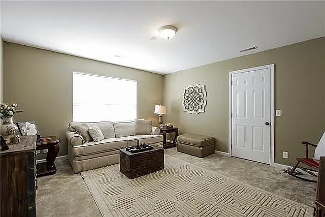 3100 Ballenger Dr — Photo 2