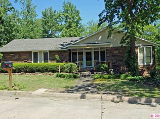 1922 Valley View Dr, Claremore, OK 74017