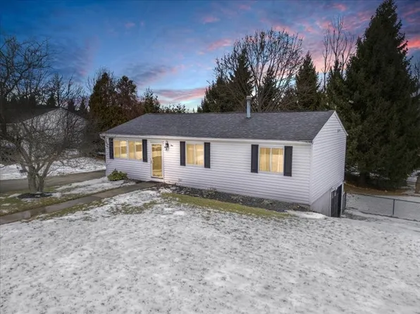 1 Jennifer Ln, Apalachin, NY 13732