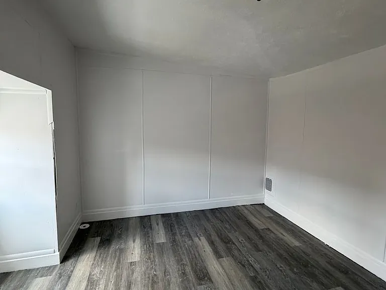 835 Linden Ave — Photo 24