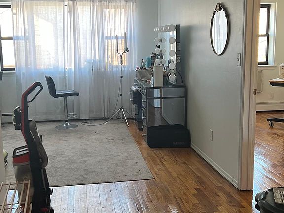 5th image of 61-15 167th St #2