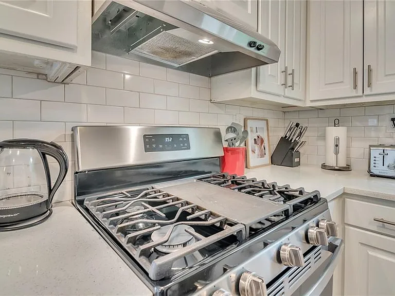 209 Caboose Ln — Photo 8